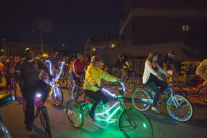 dlectricity-light-bike-parade-gimme-artsnow